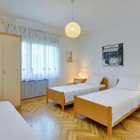 Ideal For Families With Pets * Pula