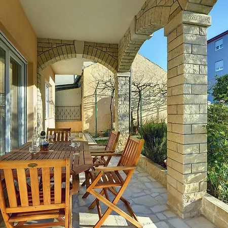Ideal For Families With Pets Apartment Pula